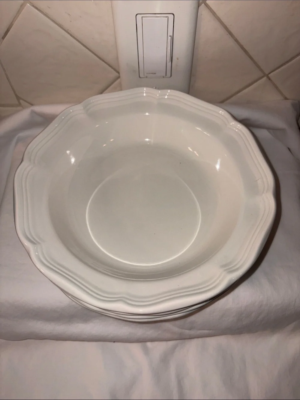 Like new Mikasa FRENCH COUNTRYSIDE F9000 Japan Rimmed Soup salad Bowl set 4